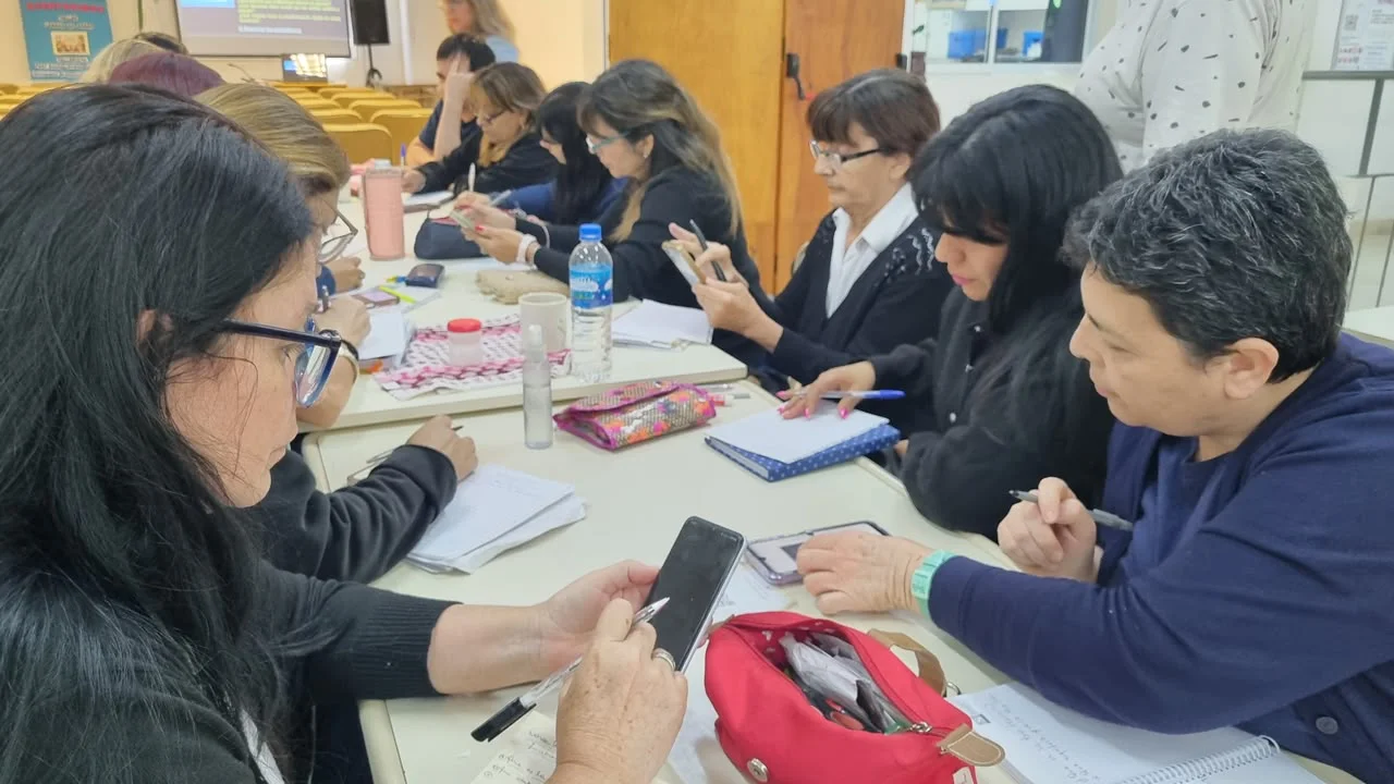 Capacitacion-de-los-servicios-de-la-biblioteca-Leopoldo-Herrera-26-10-19-02