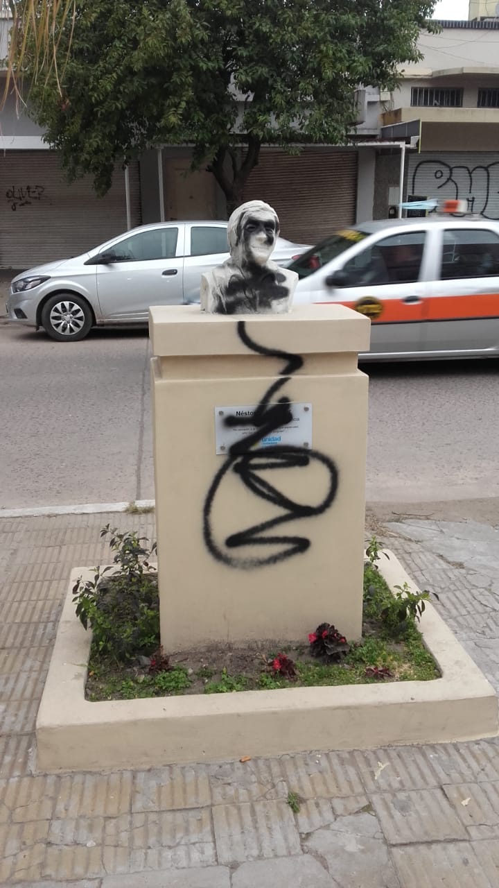 Frente-Grande-pintadas-en-local-18-08-08-02