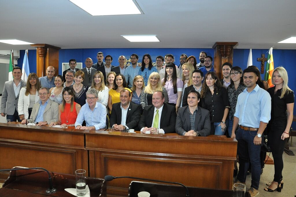 Abogados-proponen-regular-honorarios-18-11-30-03