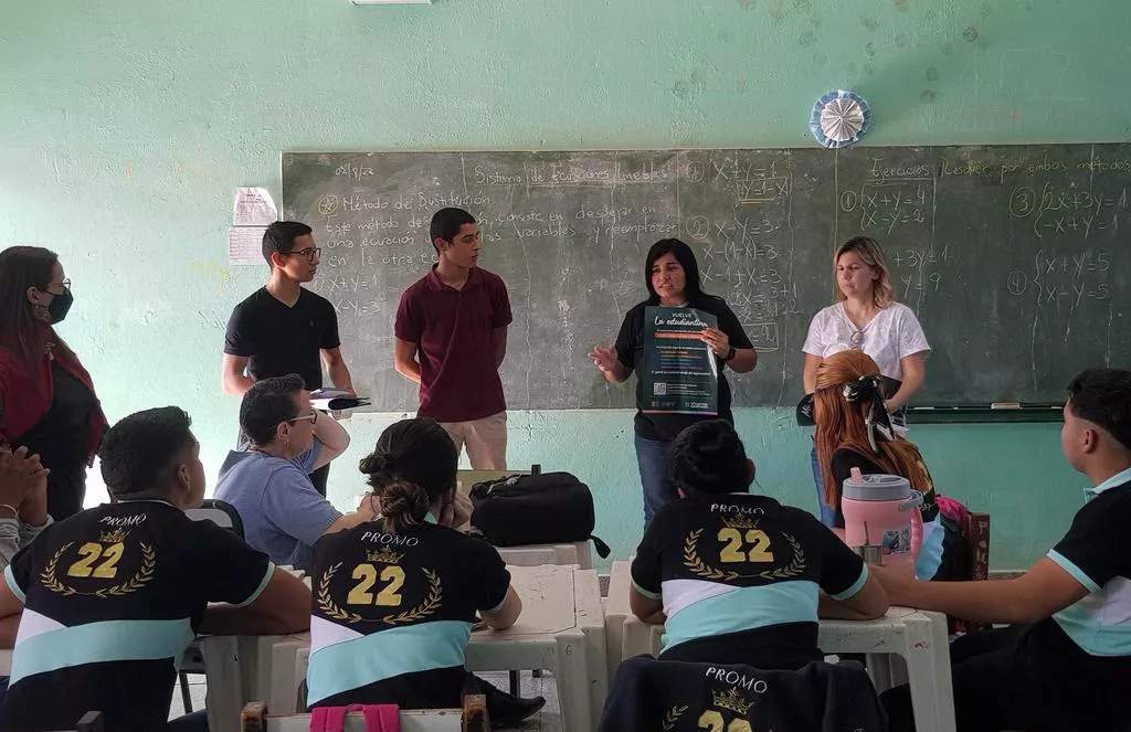 Es-hoy-recepcion-estudiantes-secundarios-22-08-03-01