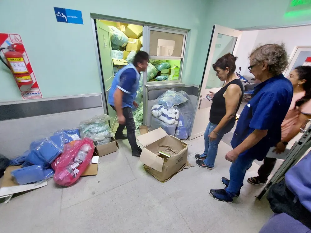 Insumos-abandonados-Castelli-24-01-24-03