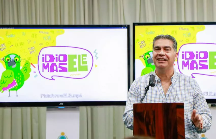 Jorge-Capitanich-presentacion-idiomas-ELE-01