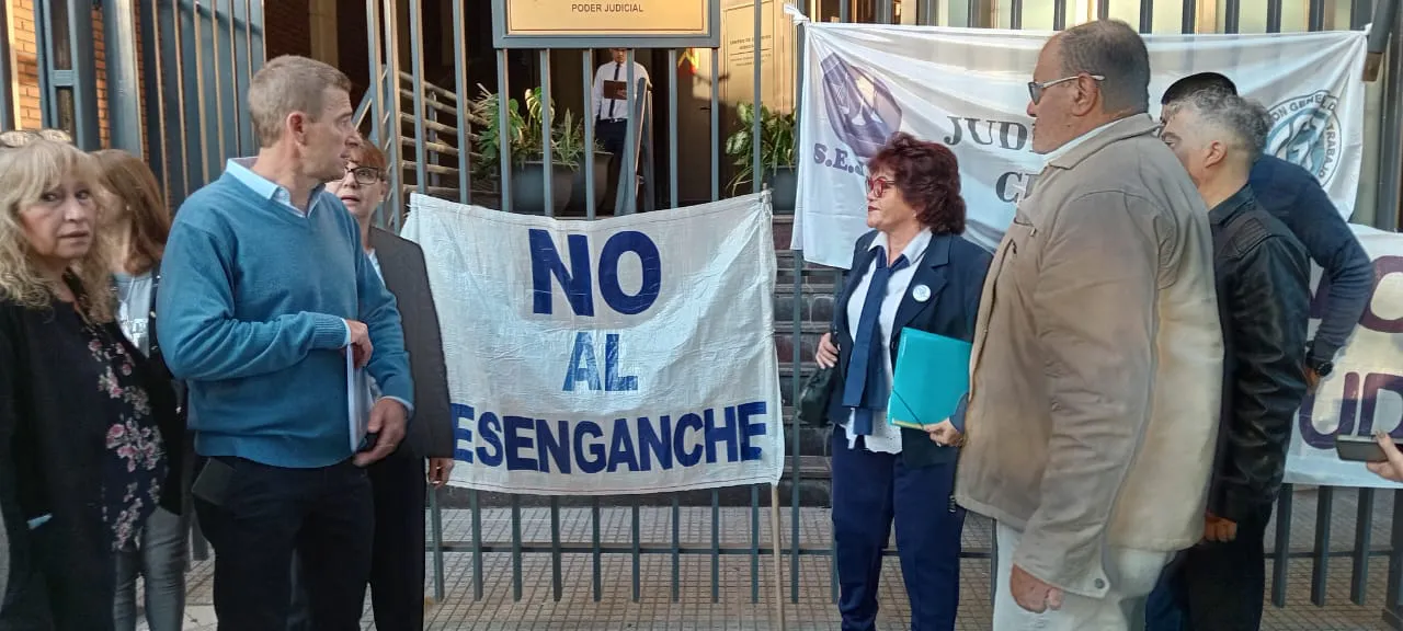 Sindicatos-Judiciales-No-al-desenganche-25-04-11-02