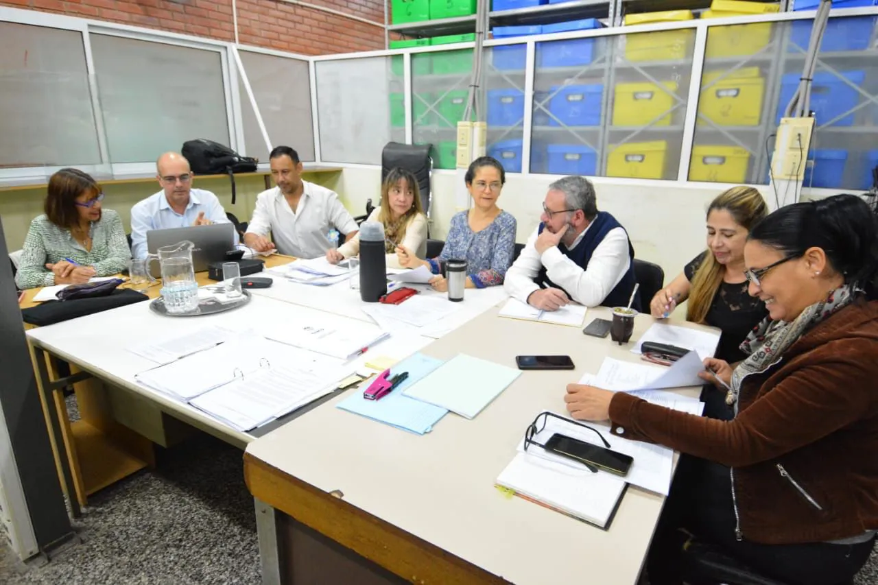 Elecciones-docentes-24-07-29-01