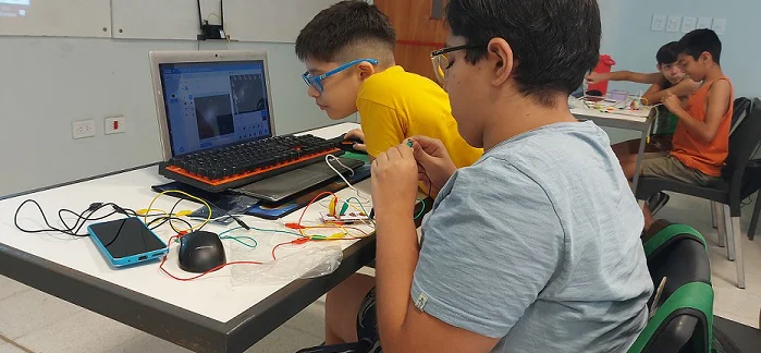 Curso-de-Robotica-para-Ninios-26-08-21-01