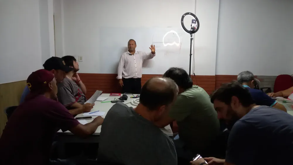 curso-de-electricidad-en-la-sede-del-gremio-del-insssep-01