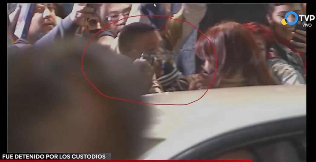 Apuntan-contra-Cristina-Fernandez-22-09-01-01
