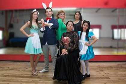 Escuela-de-danzas-arabes-Samshia-Alicia-en-el-pais-de-las-Maravillas-01