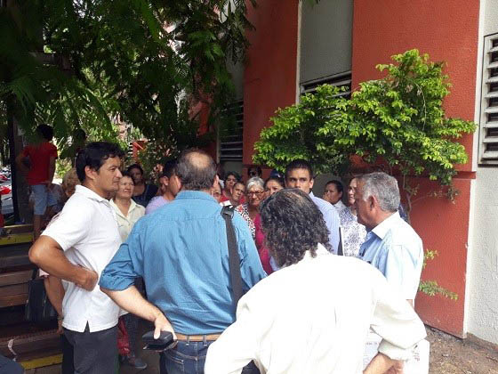 Vecinos-barrio-gobernador-goitia-resistencia-18-03-14-01