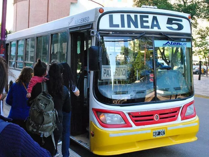 Los colectivos urbanos vuelven a recorrer las calles de Resistencia