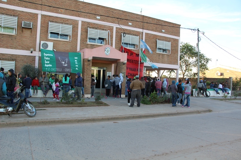 Castelli-Organizaciones-sociales-reclaman-frente-a-la-regional-de-policia-18-07-23-03