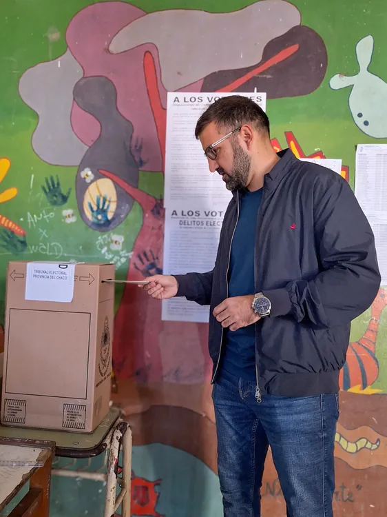 Lucho-Moser-Votacion-25-05-11-01