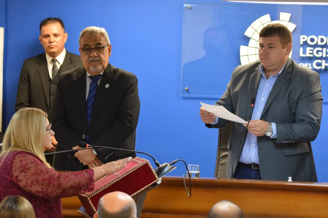 Sesion-Extraordinaria-Juramento-de-Carmen-Britto-23-12-04-11