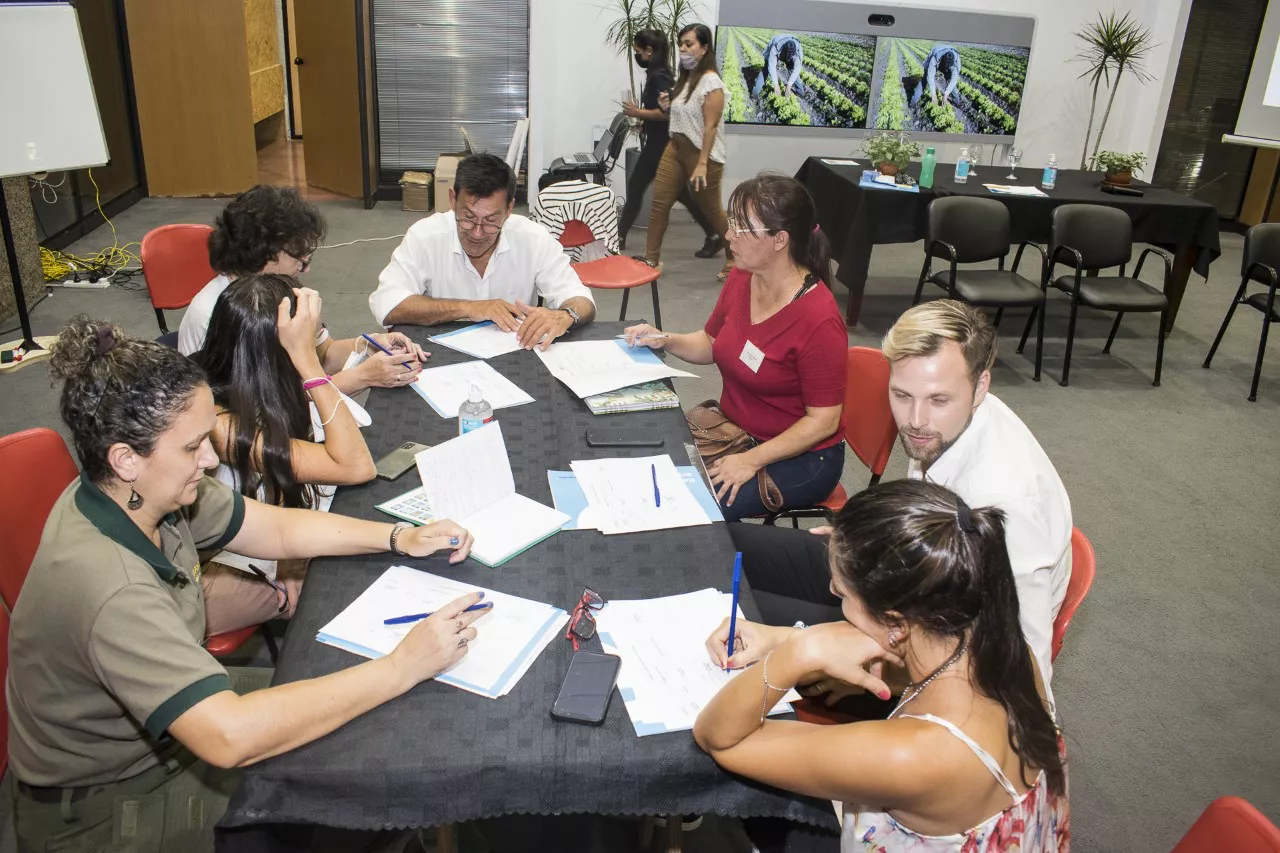 Encuentro-para-la-implementacion-de-la-educacion-ambiental-22-03-21-01