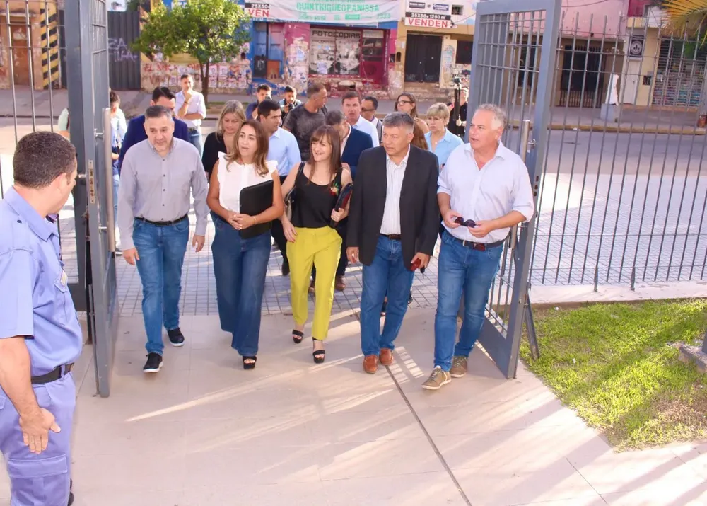 Llegada-de-funcionarios-en-Casa-de-Gobierno-23-12-10-01