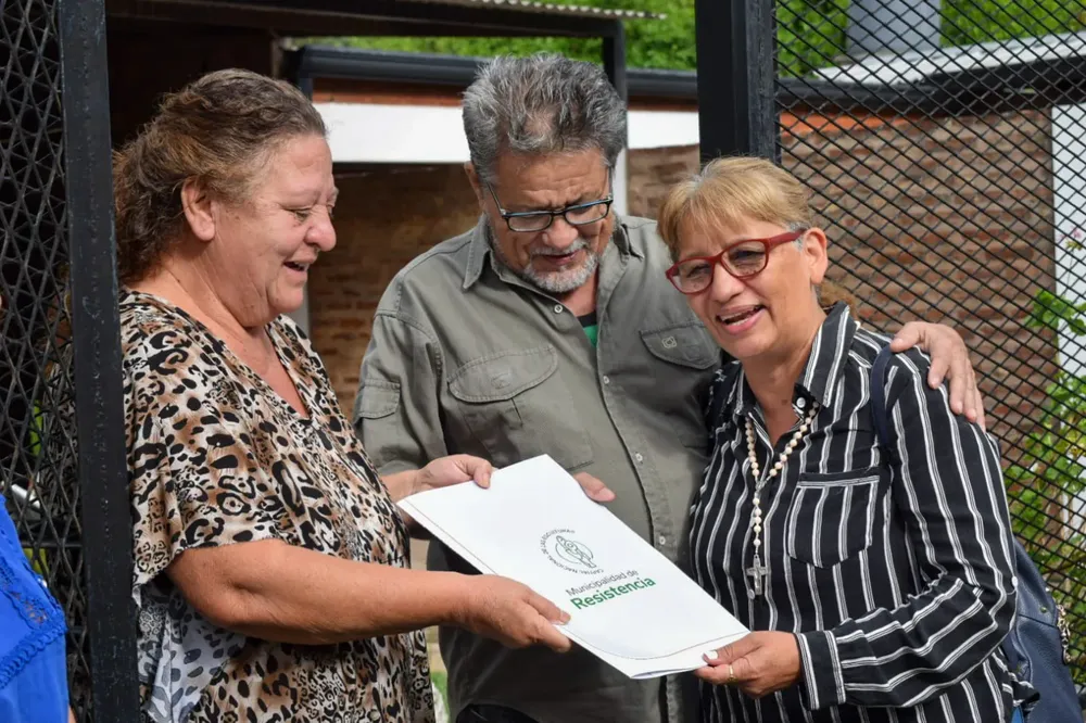 Entrega-de-titulos-de-propiedad-24-04-08-04