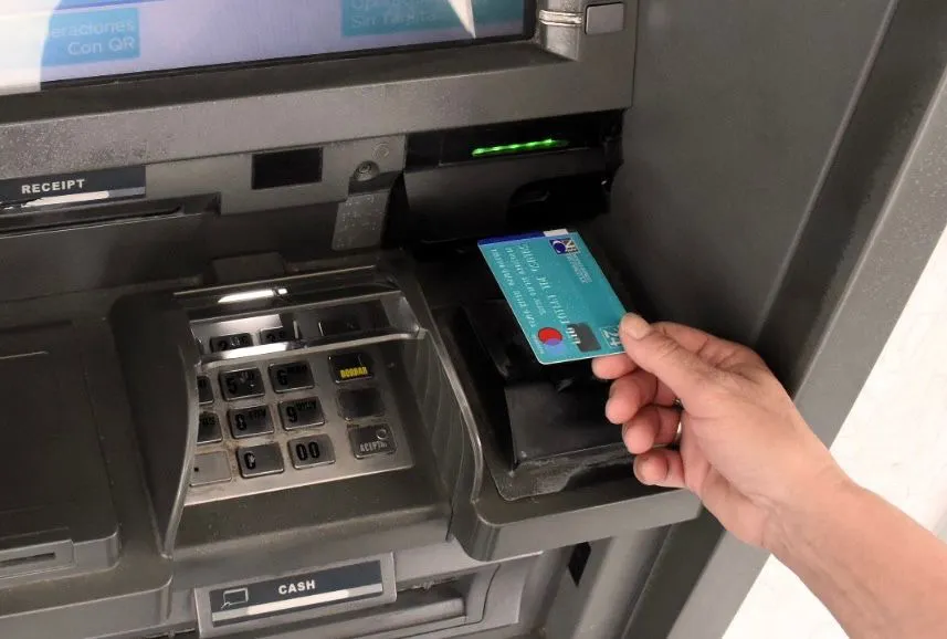 Cajero-automatico-Tarjeta-Tuya-25-11-18-01