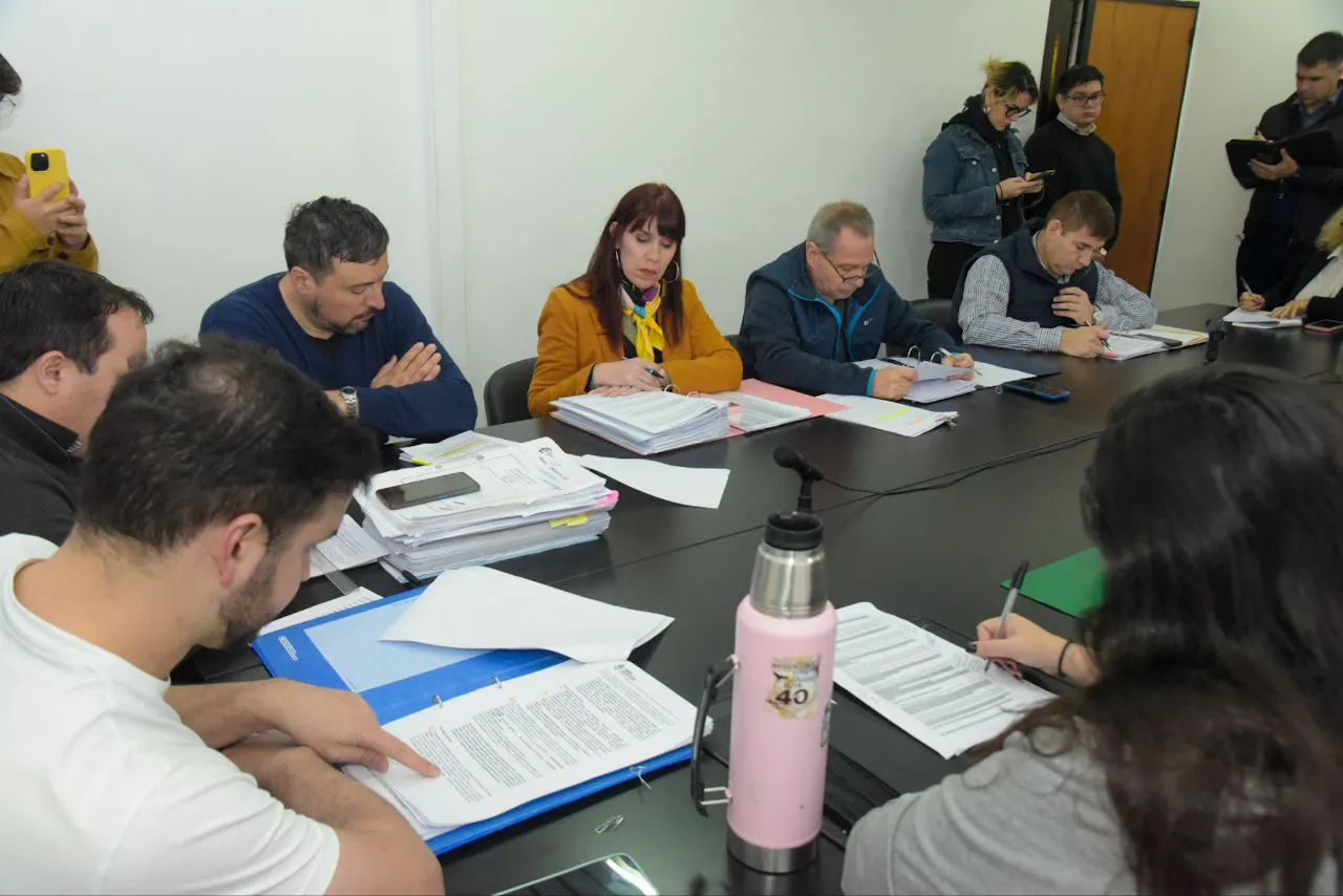 Comision-de-Hacienda-y-Presupuesto-24-06-04-02
