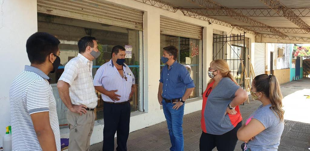 Leandro-Zdero-con-comerciantes-21-03-08-01
