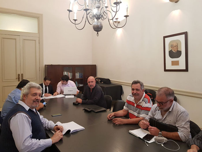 paritaria-universitaria-18-03-19-01