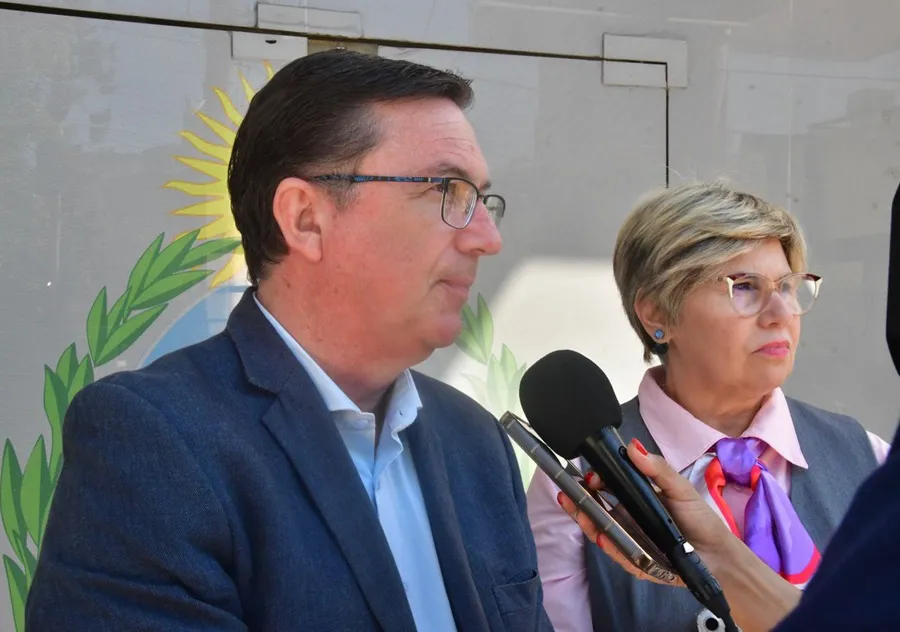 Proyecto-del-Ejecutivo-para-regular-el-uso-de-celulares-en-escuelas-25-10-09-01