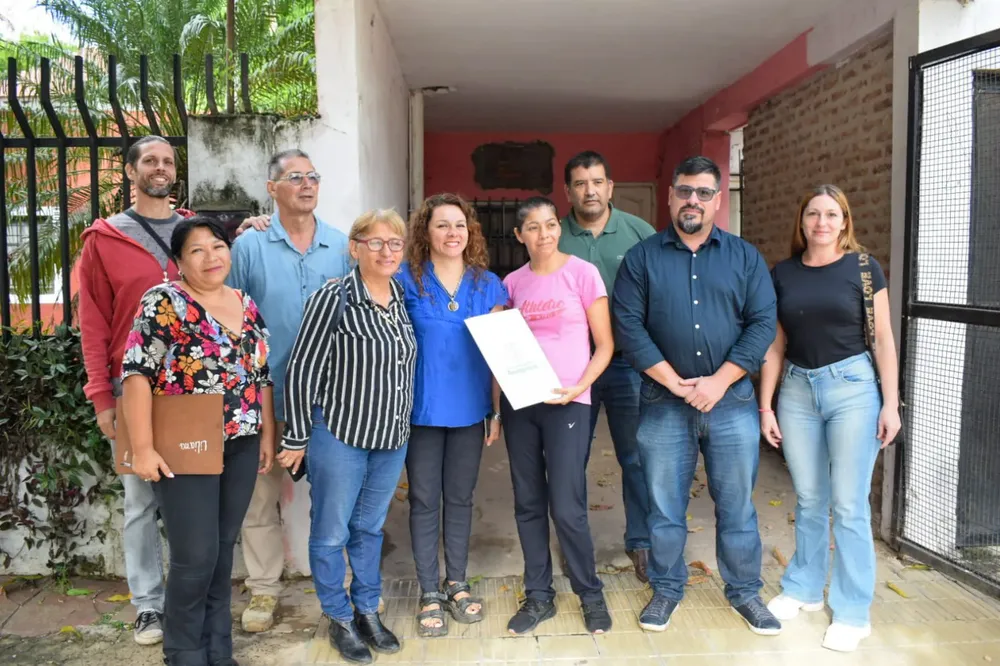 Entrega-de-titulos-de-propiedad-24-04-08-05