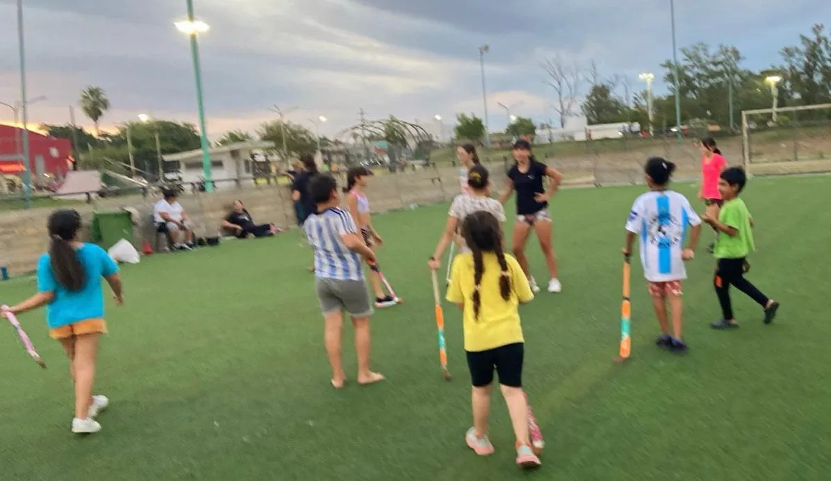 Parque-Urbano-Tiro-Federal-Hockey-25-08-05-02