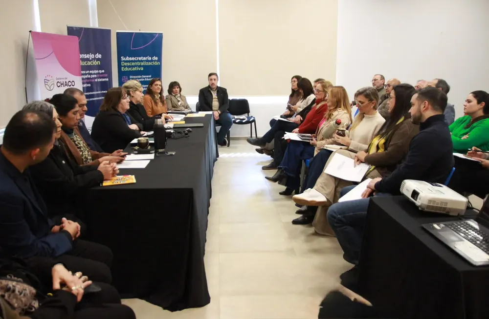 Mesa-de-trabajo-Educacion-intendentes-diputados-26-07-15-01
