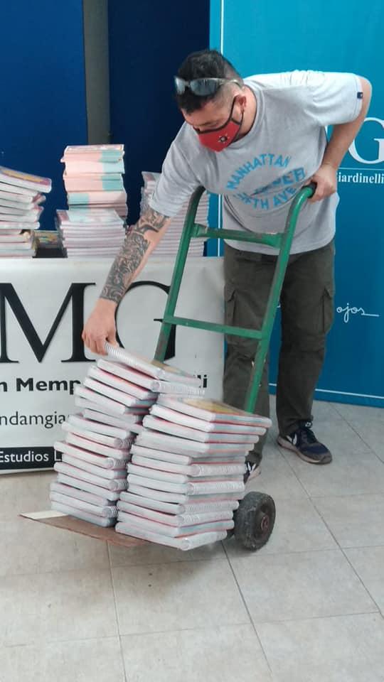 donacion-libros-mempo-Giardinelli 2020-12-28