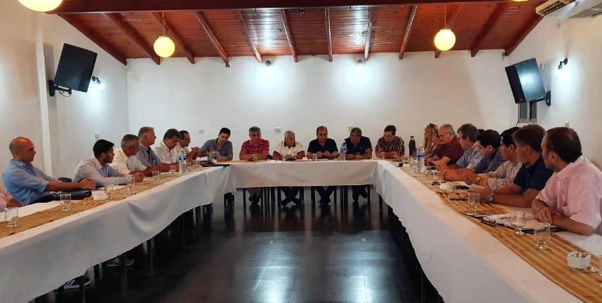 Diputados-radicales-con-intendentes-20-01-28-01
