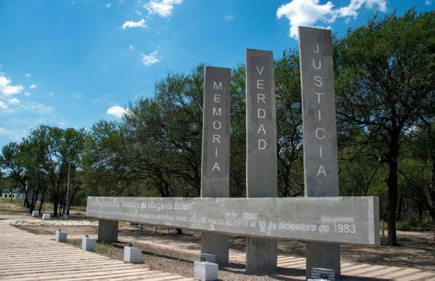 Parque-de-la-Memoria-23-03-09-01