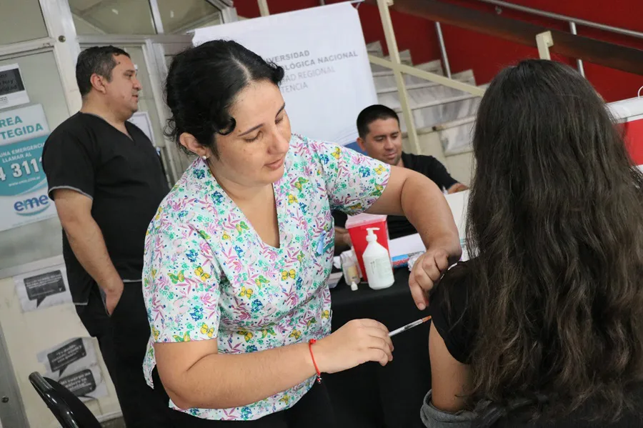 Vacunatorio-municipal-en-la-utn-25-05-20-03